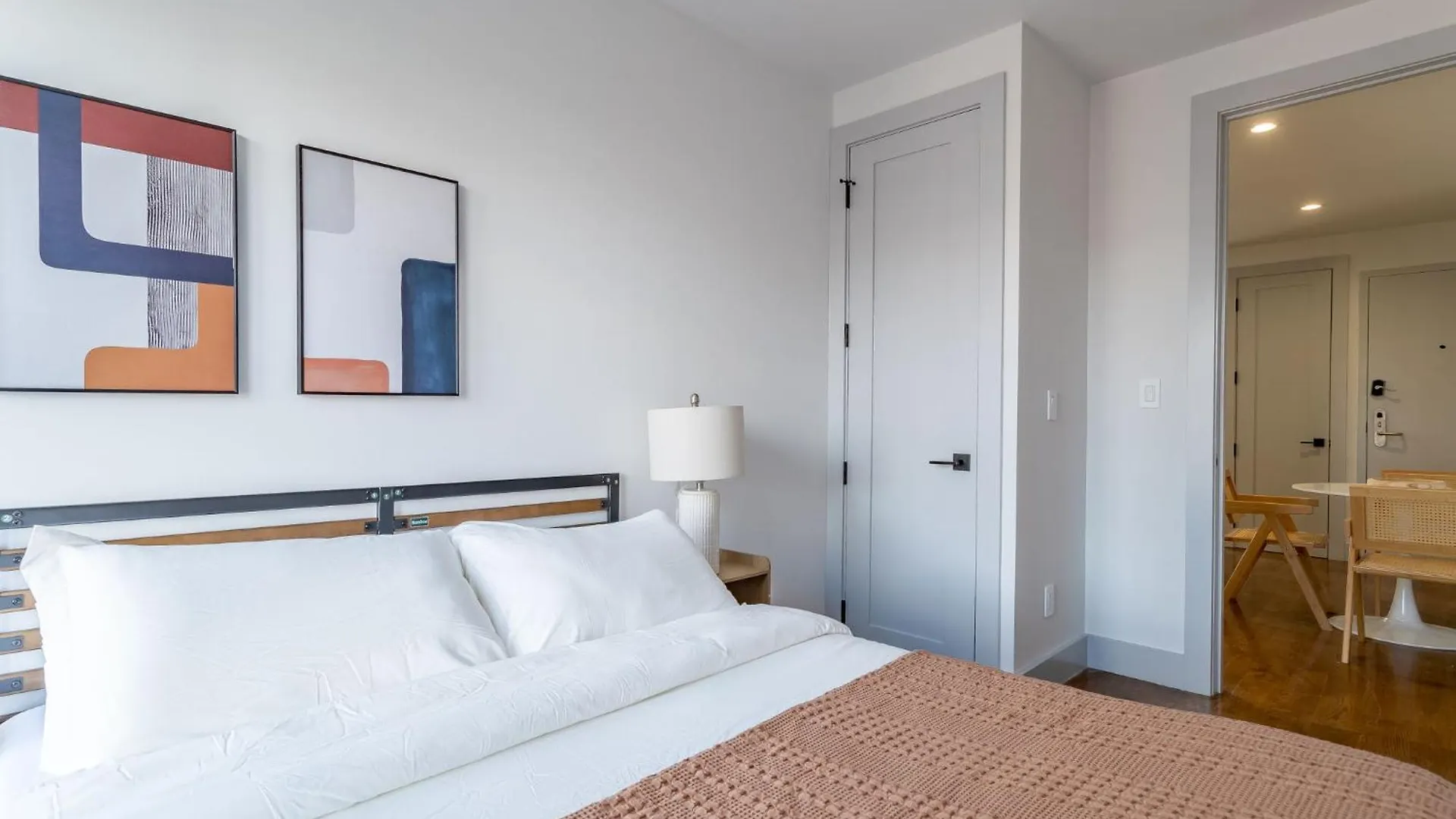 شقة Cozy East Village 3Bedroom 2Bath Near Tompkins Square Park & Lower East Side نيو يورك الولايات المتحدة الأمريكية