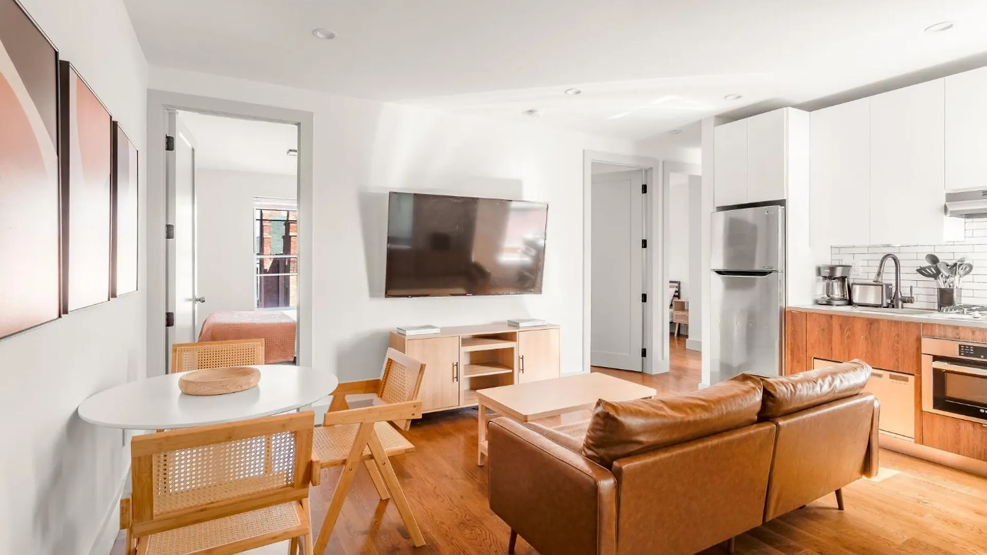 Cozy East Village 3Bedroom 2Bath Near Tompkins Square Park & Lower East Side نيو يورك